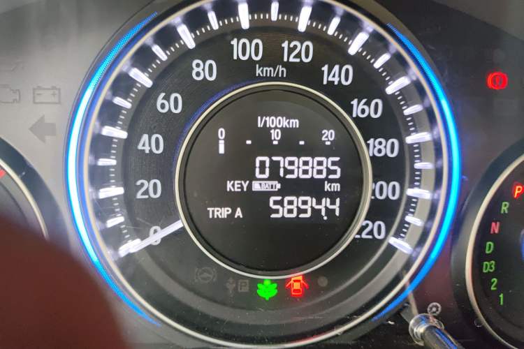 Used Honda Crider 2015 1.8L automatic luxury edition Odometer Close Up