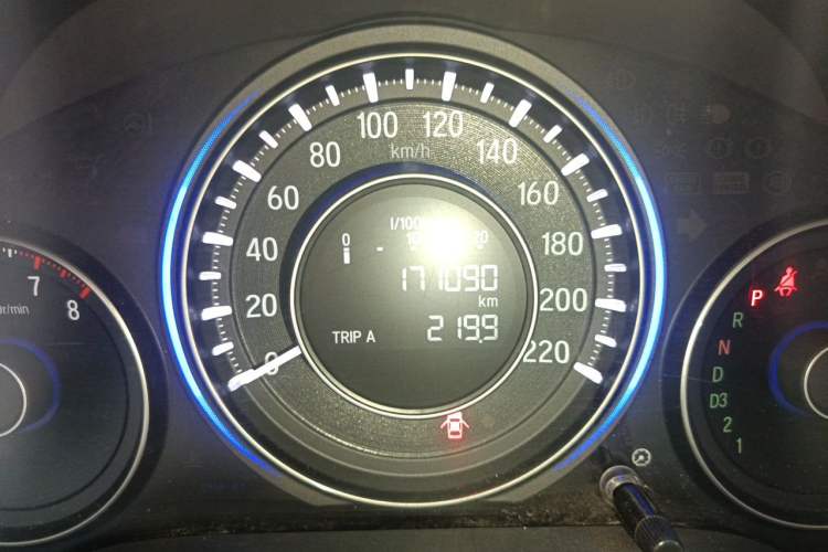 Used Honda Crider 2015 1.8L automatic luxury edition Odometer Close Up