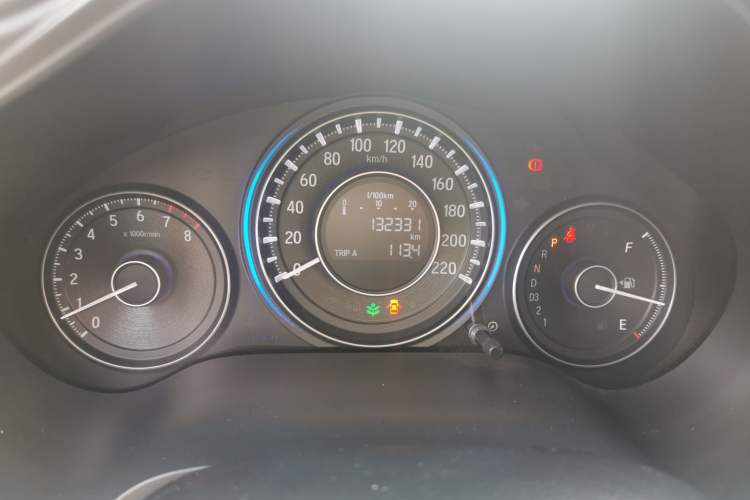 Used Honda Crider 2015 1.8L automatic luxury edition Odometer Close Up
