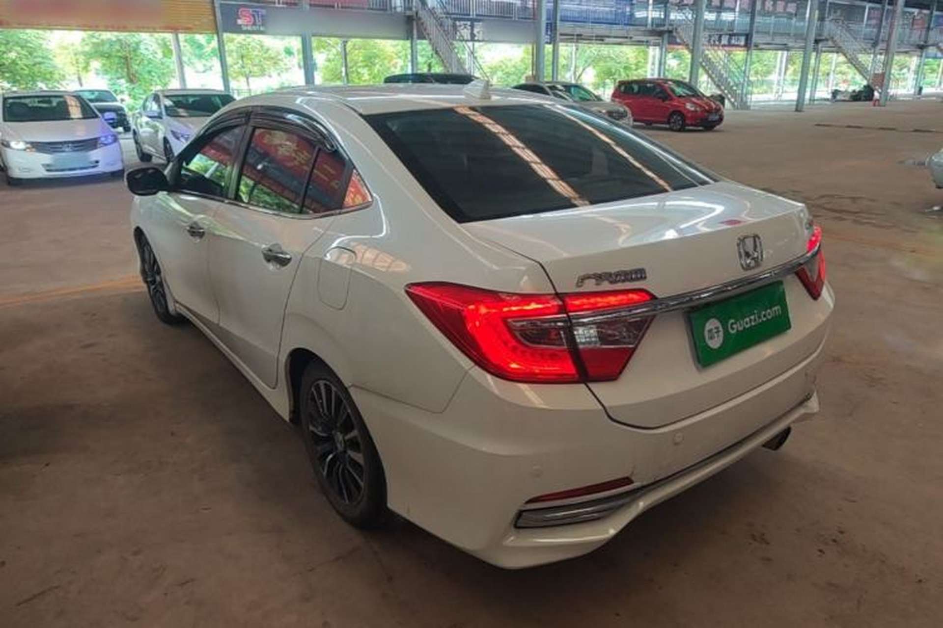 Used Honda Crider 2015 1.8L automatic luxury edition Rear Left 45 Deg