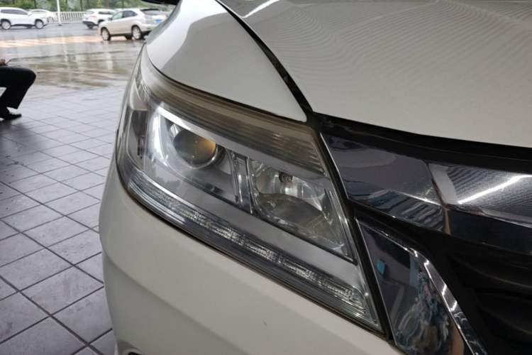 Used Honda Crider 2015 1.8L automatic comfort version Right Front Headlight