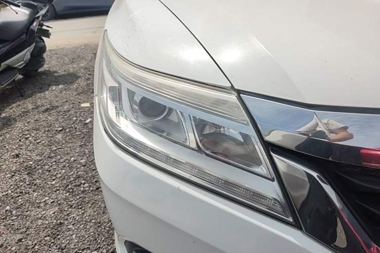 Used Honda Crider 2015 1.8L automatic luxury edition Right Front Headlight