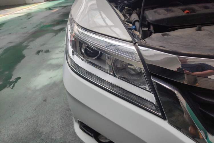 Used Honda Crider 2015 1.8L automatic luxury edition Right Front Headlight