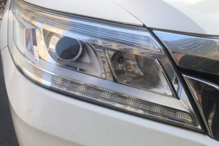 Used Honda Crider 2015 1.8L automatic luxury edition Right Front Headlight