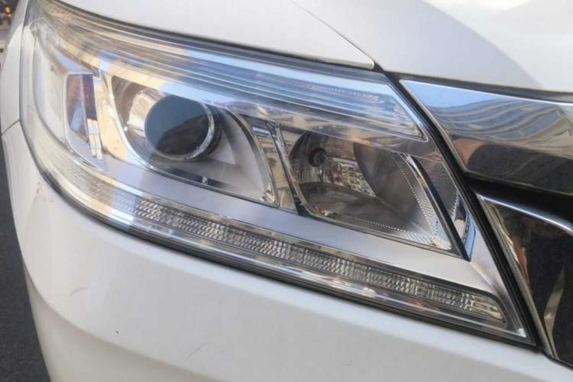 Used Honda Crider 2015 1.8L automatic luxury edition Right Front Headlight