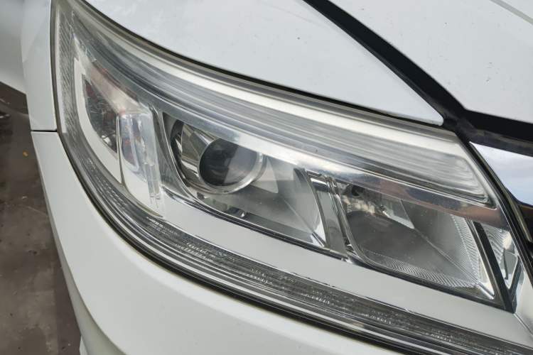 Used Honda Crider 2015 1.8L automatic luxury edition Right Front Headlight