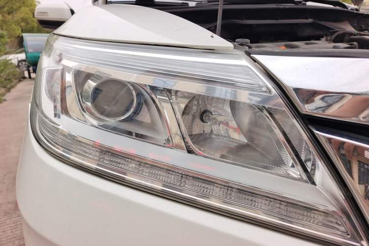 Used Honda Crider 2015 1.8L automatic luxury edition Right Front Headlight