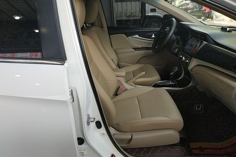 Used Honda Crider 2015 1.8L automatic comfort version Right Front Seat