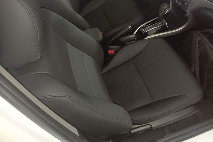 Used Honda Crider 2015 1.8L automatic comfort version Right Front Seat