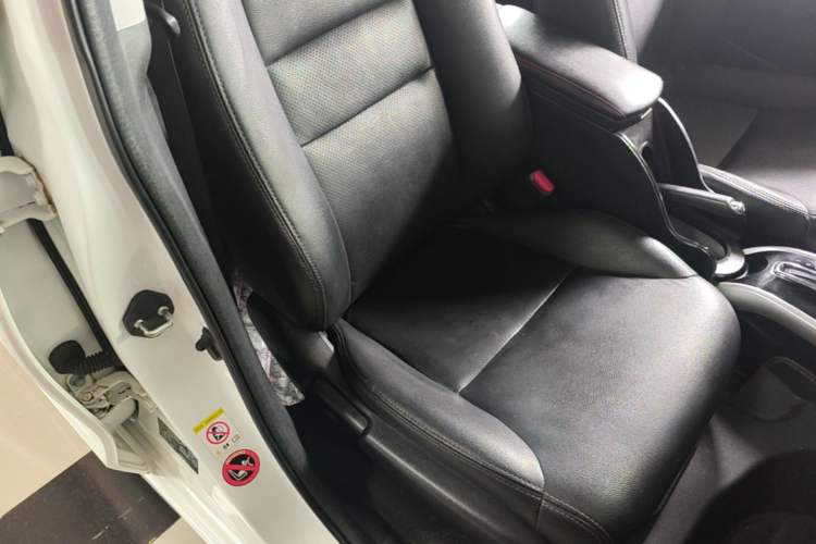 Used Honda Crider 2015 1.8L automatic luxury edition Right Front Seat