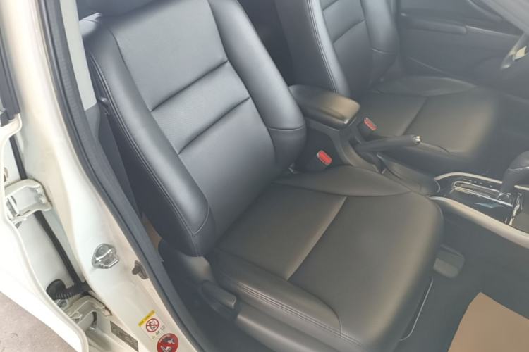 Used Honda Crider 2015 1.8L automatic luxury edition Right Front Seat