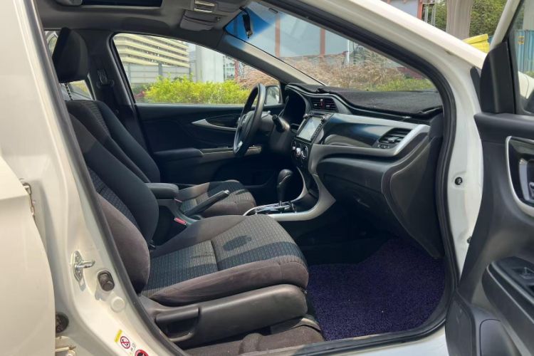 Used Honda Crider 2015 1.8L automatic luxury edition Right Front Seat