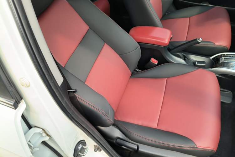 Used Honda Crider 2015 1.8L automatic luxury edition Right Front Seat