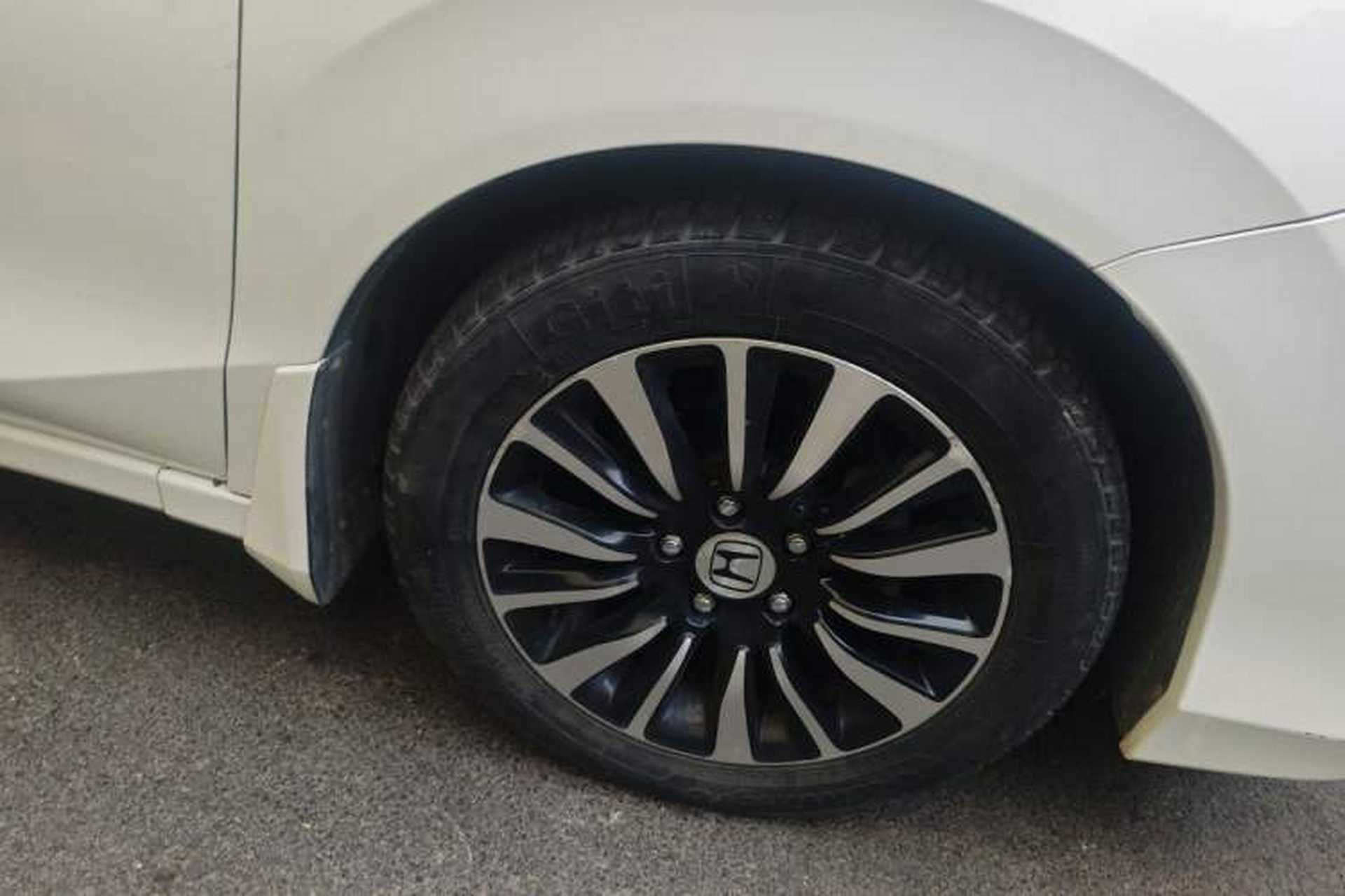 Used Honda Crider 2015 1.8L automatic luxury edition Right Front Wheel Hub