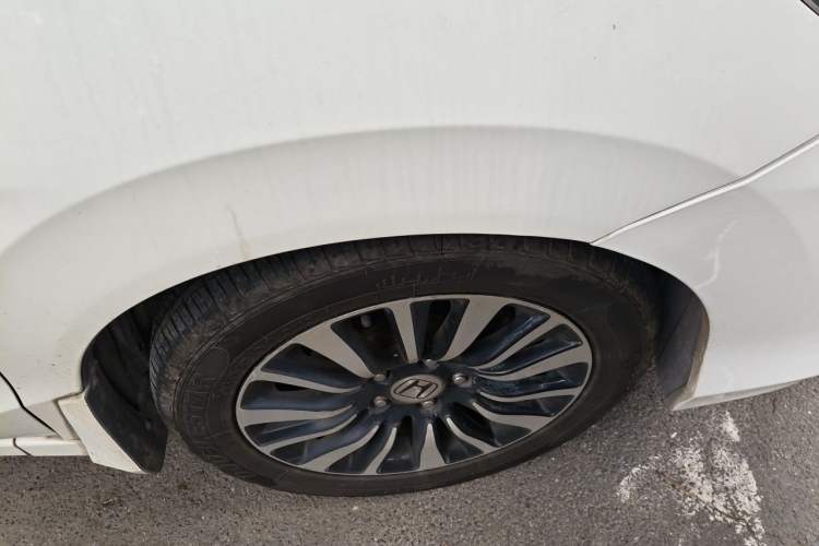 Used Honda Crider 2015 1.8L automatic luxury edition Right Front Wheel Hub