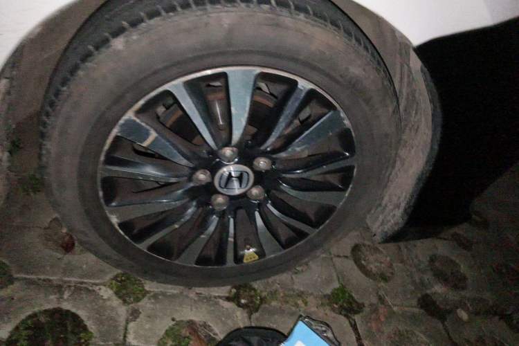 Used Honda Crider 2015 1.8L automatic luxury edition Right Front Wheel Hub