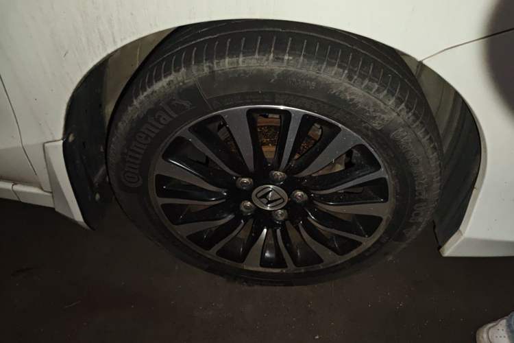Used Honda Crider 2015 1.8L manual Comfort version Right Front Wheel Hub