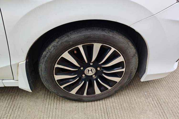 Used Honda Crider 2015 1.8L manual Comfort version Right Front Wheel Hub