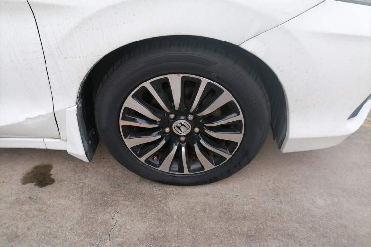 Used Honda Crider 2015 1.8L automatic luxury edition Right Front Wheel Hub