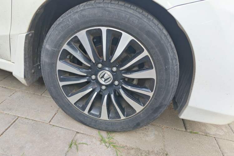 Used Honda Crider 2015 1.8L automatic luxury edition Right Front Wheel Hub