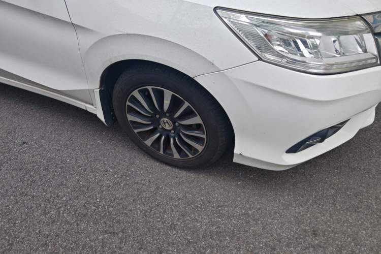 Used Honda Crider 2015 1.8L automatic comfort version Right Front Wheel Hub