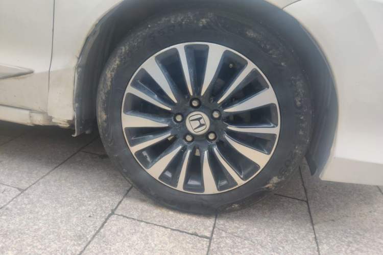 Used Honda Crider 2015 1.8L automatic luxury edition Right Front Wheel Hub