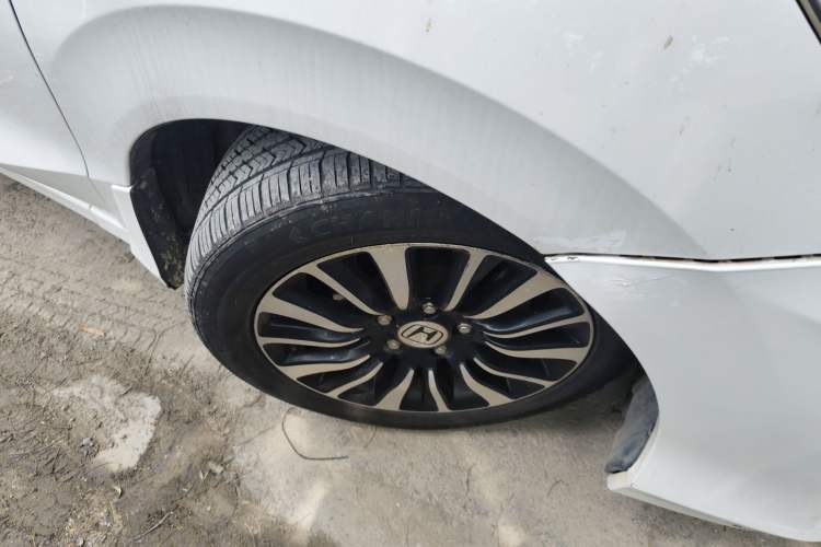 Used Honda Crider 2015 1.8L automatic luxury edition Right Front Wheel Hub