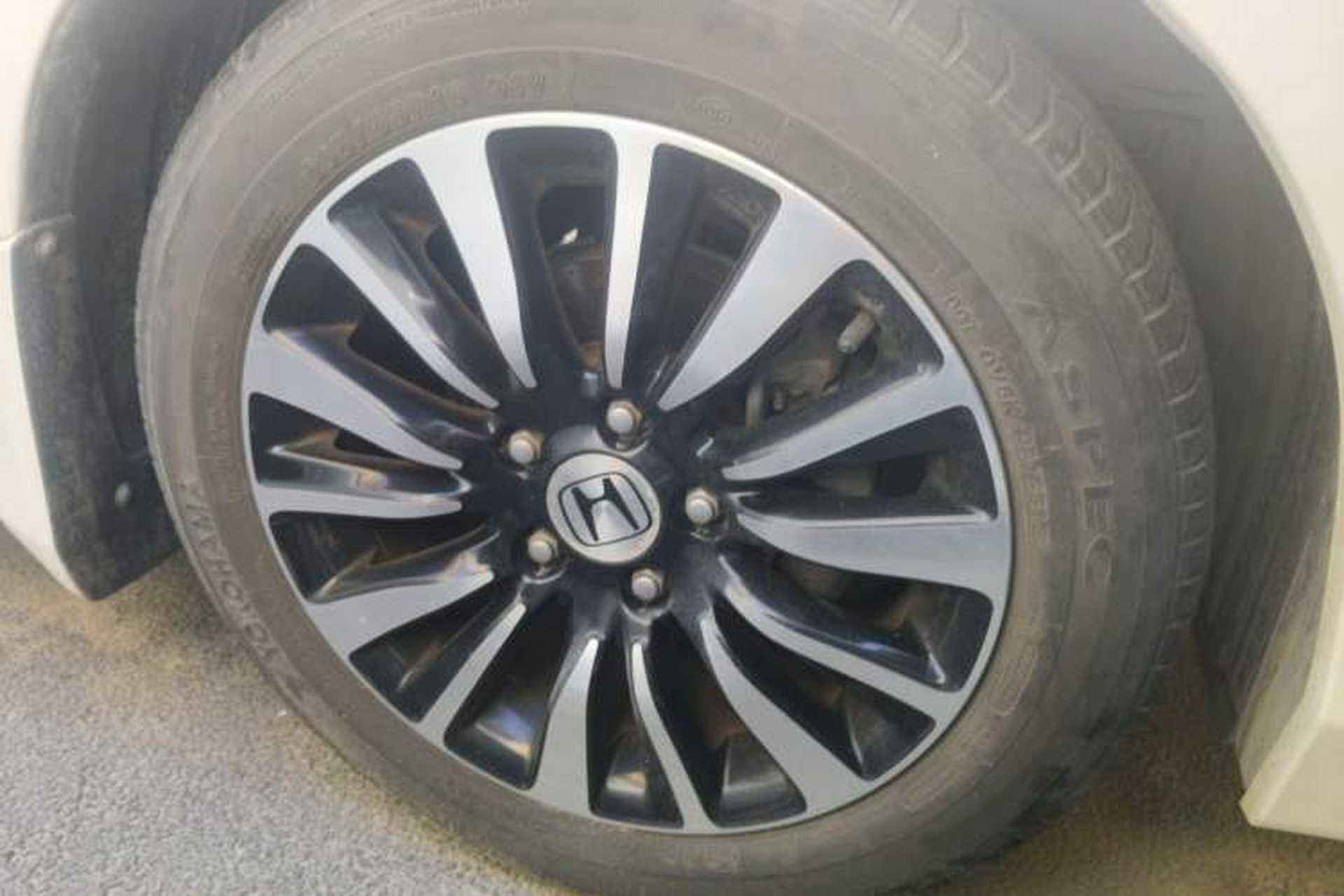 Used Honda Crider 2015 1.8L automatic luxury edition Right Front Wheel Hub