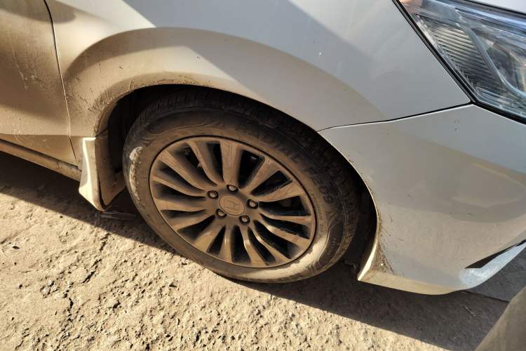 Used Honda Crider 2015 1.8L manual Comfort version Right Front Wheel Hub