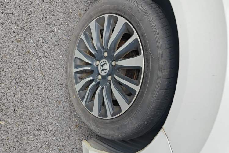 Used Honda Crider 2015 1.8L automatic comfort version Right Front Wheel Hub