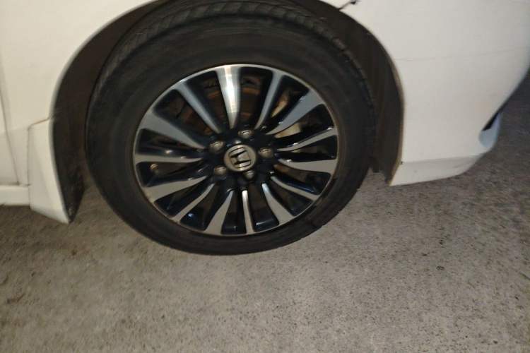 Used Honda Crider 2015 1.8L automatic luxury edition Right Front Wheel Hub