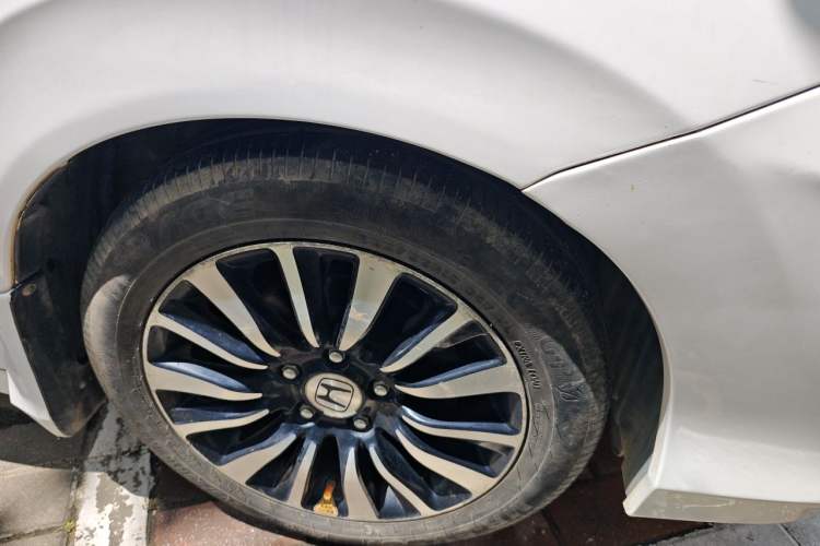 Used Honda Crider 2015 1.8L automatic luxury edition Right Front Wheel Hub