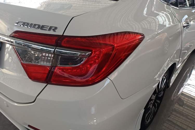 Used Honda Crider 2015 1.8L Automatic Ultra-Configured Limited Edition Right Rear Taillight
