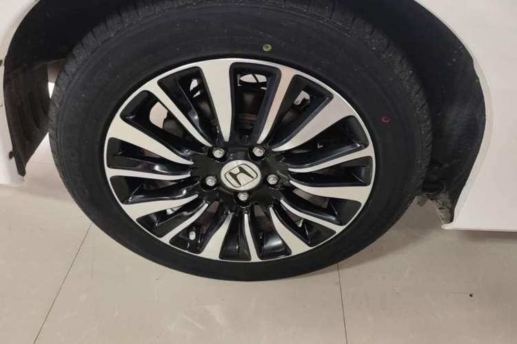 Used Honda Crider 2015 1.8L automatic luxury edition Right Rear Wheel Hub