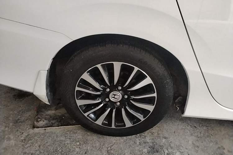 Used Honda Crider 2015 1.8L automatic luxury edition Right Rear Wheel Hub