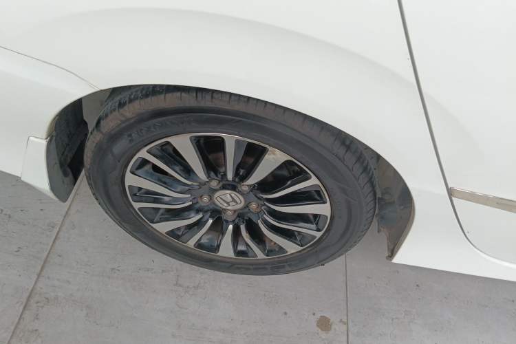Used Honda Crider 2015 1.8L automatic luxury edition Right Rear Wheel Hub