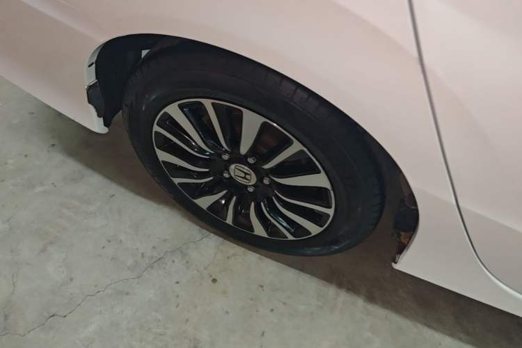 Used Honda Crider 2015 1.8L automatic comfort version Right Rear Wheel Hub