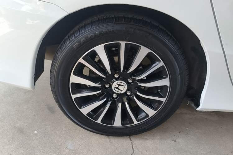 Used Honda Crider 2015 1.8L automatic luxury edition Right Rear Wheel Hub