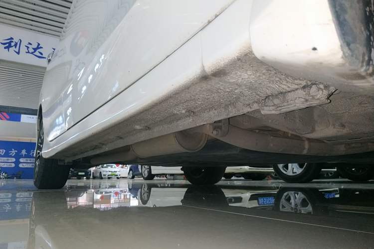 Used Honda Crider 2015 1.8L automatic luxury edition Right Side Sill
