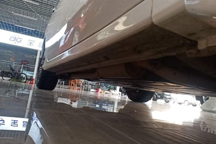 Used Honda Crider 2015 1.8L Automatic Ultra-Configured Limited Edition Right Side Sill