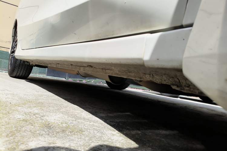 Used Honda Crider 2015 1.8L automatic luxury edition Right Side Sill