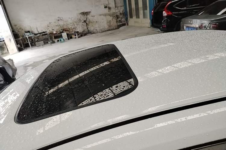 Used Honda Crider 2015 1.8L automatic luxury edition Roof