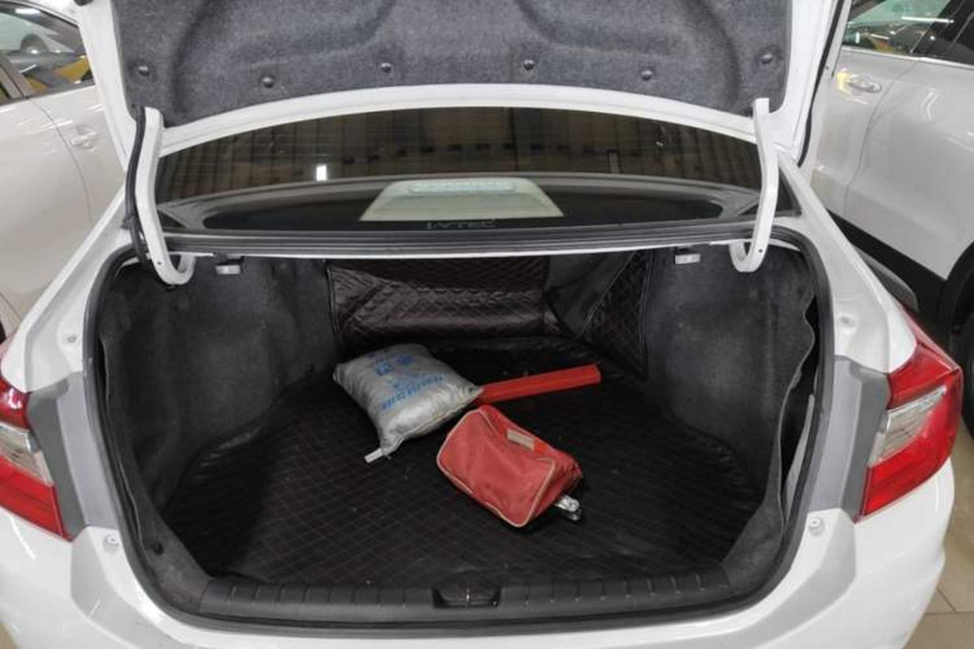 Used Honda Crider 2015 1.8L automatic luxury edition Trunk