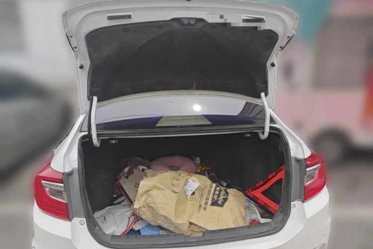 Used Honda Crider 2015 1.8L automatic luxury edition Trunk