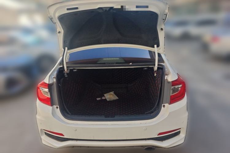 Used Honda Crider 2015 1.8L automatic luxury edition Trunk