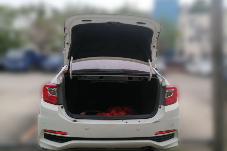 Used Honda Crider 2015 1.8L automatic luxury edition Trunk
