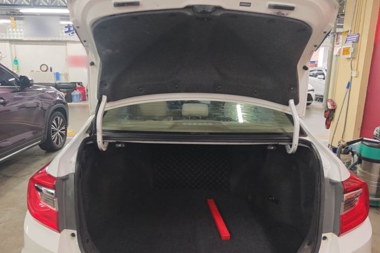 Used Honda Crider 2015 1.8L automatic comfort version Trunk