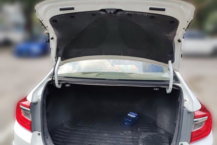 Used Honda Crider 2015 1.8L automatic luxury edition Trunk
