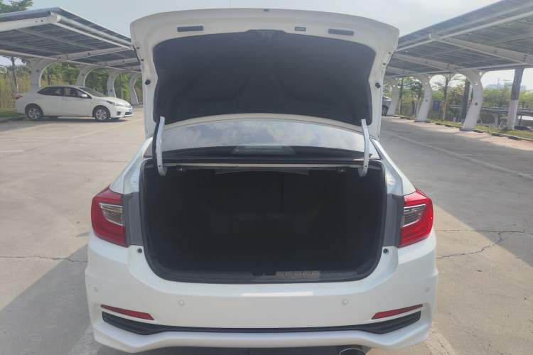 Used Honda Crider 2015 1.8L Automatic Ultra-Configured Limited Edition Trunk