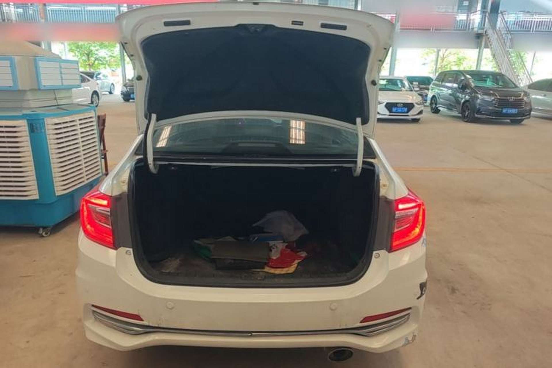 Used Honda Crider 2015 1.8L automatic luxury edition Trunk